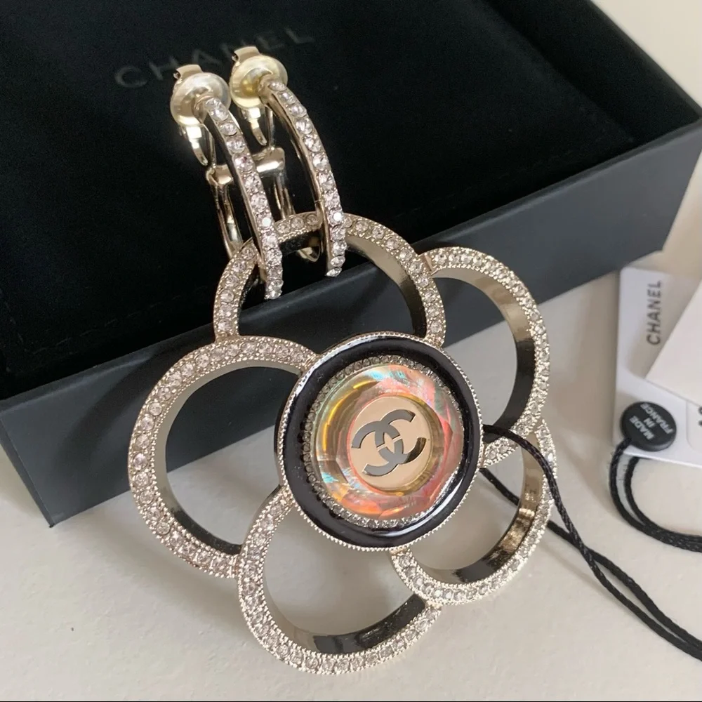 Chanel Jumbo camellia crystal earring